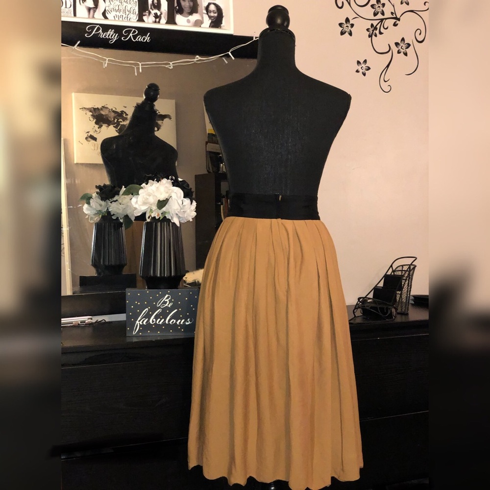 H&M Skirt - Picture 3 of 5